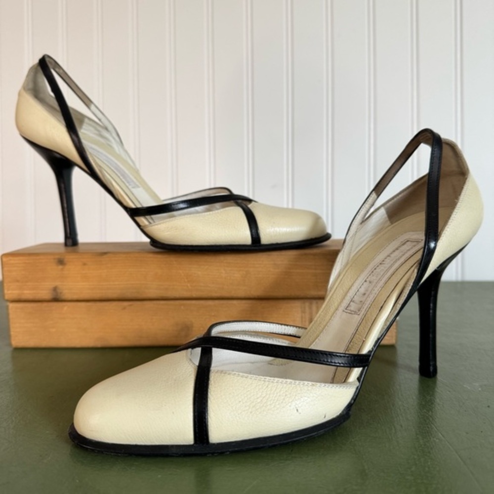 Narcisso Rodriguez Two Tone Closed Toe Heels in Cream & Black Leather *Italy*